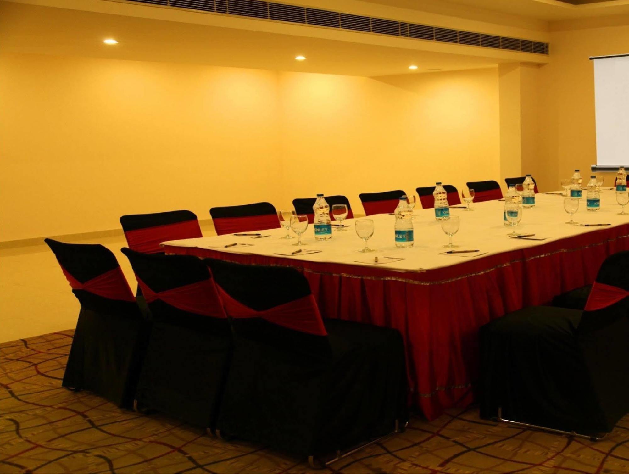 Continent Nakodar Hotel & Resorts 외부 사진