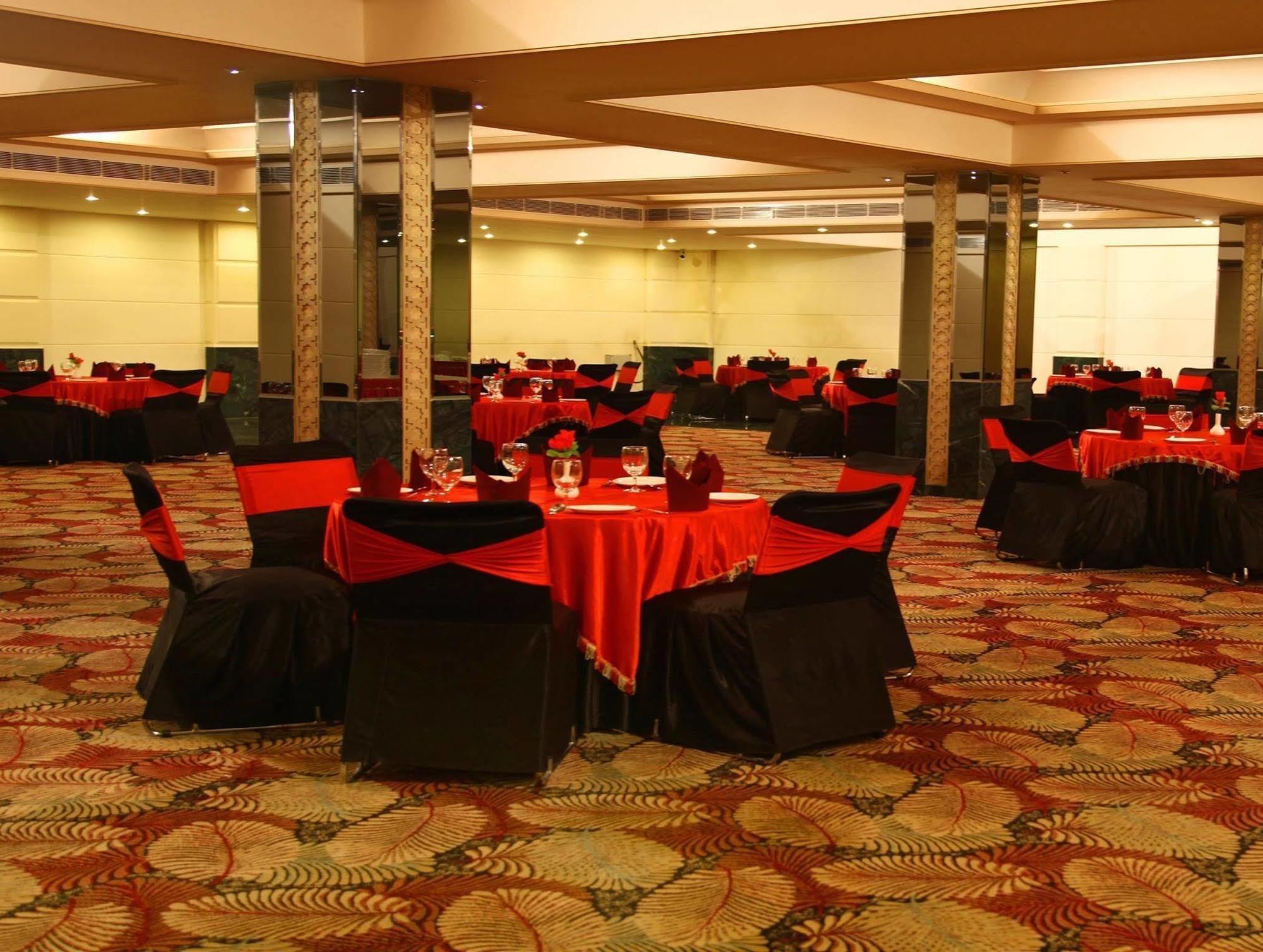 Continent Nakodar Hotel & Resorts 외부 사진